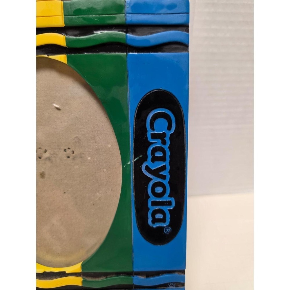vintage 2003 Crayola 4x6 picture frame decorated with 3D crayon shapes - Picture 3 of 6